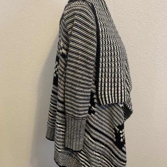Gap Fashions Black & White Geometric Knit Open Collar Cardigan Woman's Size XS - Picture 4 of 12